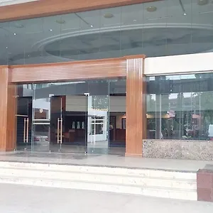 Seasons Of International Airport 3* Янгон